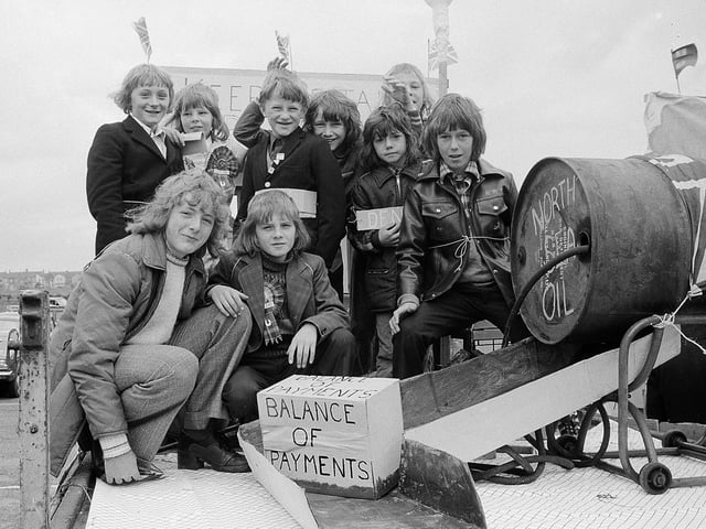 Did you attend the gala in 1974 or recognise anyone here?