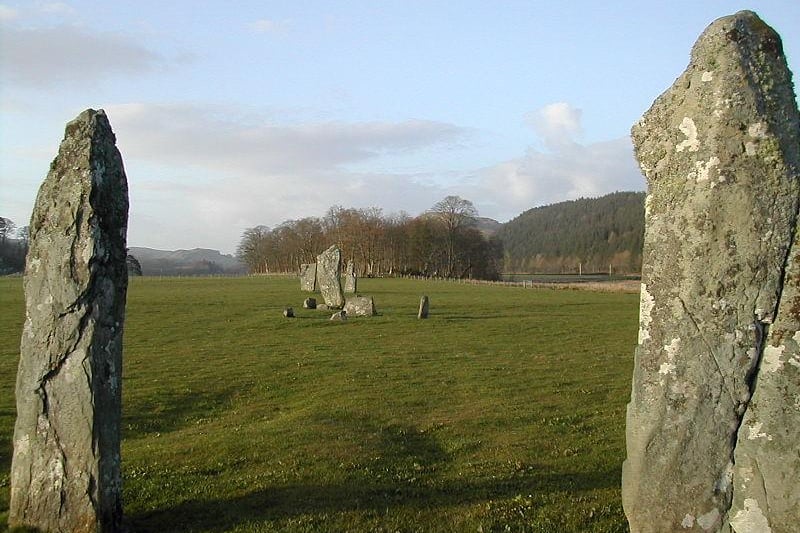 An important, easily accessible area. Possibly start 2km S of Kilmartin and 1km (signed) from A816 and across road from car park, two distinct stone circles from a long period of history between 3000-1200BC. Story and speculations described on boards. Pastoral countryside and wide skies. Look for the ‘cup and saucer’!