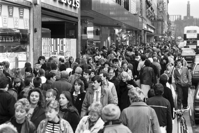 Edinburgh's Princes Street full of people doing their Christmas shopping in December 1987