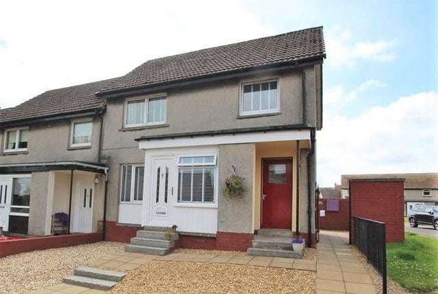 Spread across two levels, this three bed end terrace house benefits from three generously sized bedrooms that could be converted into an office if you and your family don't need all the rooms. Available for offers over 89,000 GBP