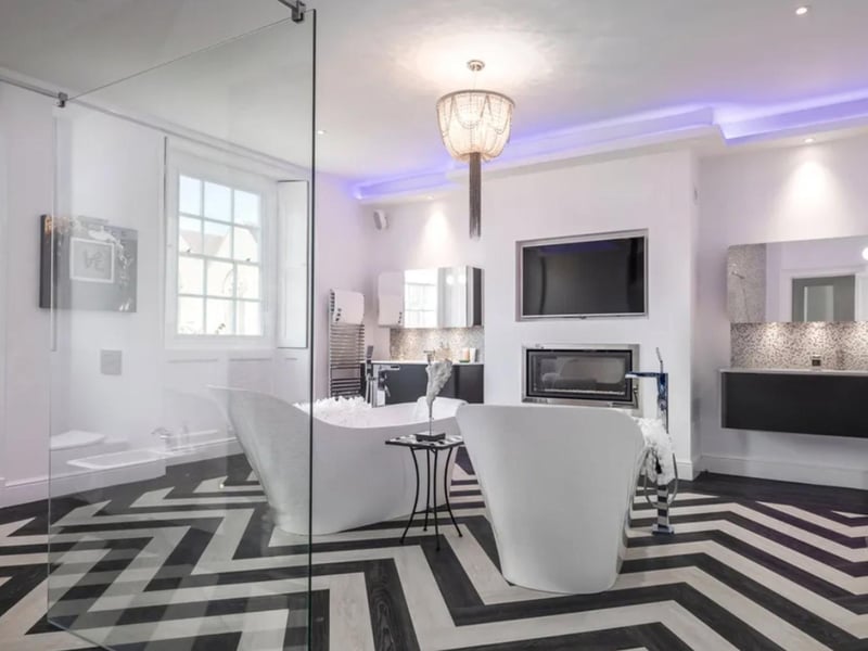 The listing says: "This exquisite home situated in Lymington, a stone’s throw from the New Forest National Park and Lymington Town Quay." 