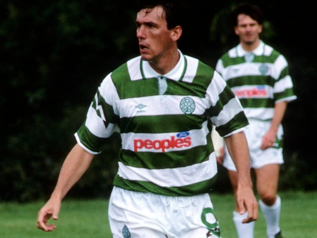 What strip is this famous flop wearing?