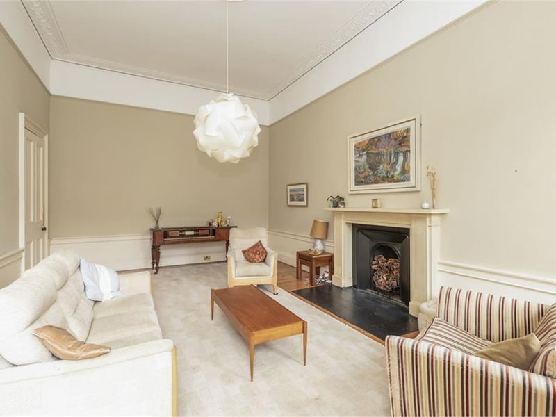 Sitting room.