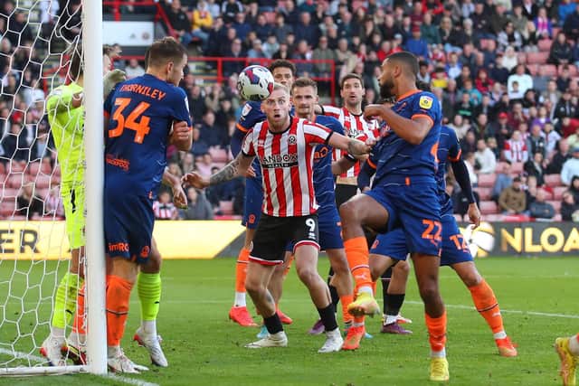 Oliver McBurnie of Sheffield United in action against Blackpool: Simon Bellis / Sportimage