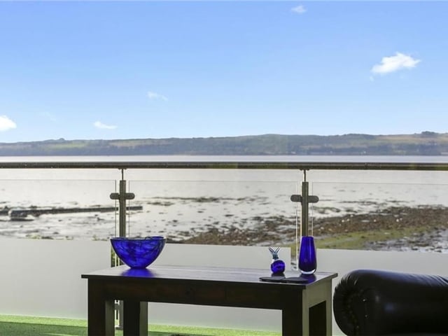 The views from the windows in this house are stunning.