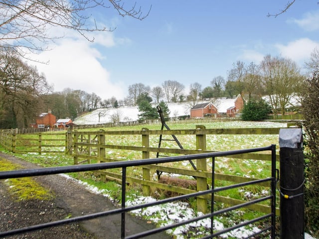 The property stands on a plot of qbout 0.7 acres. There is an adjacent paddock which extends to about1.4 acres.