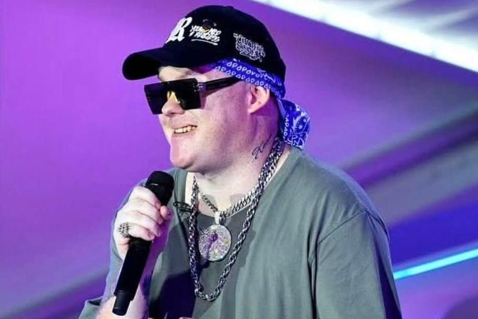 700 Mas Rapper Rapper with million followers goes worldwide