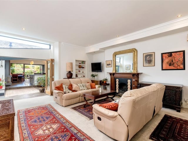 Sitting room.