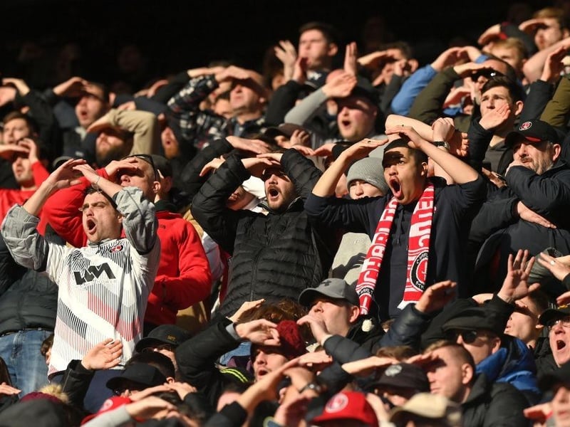Average away attendance: 1079