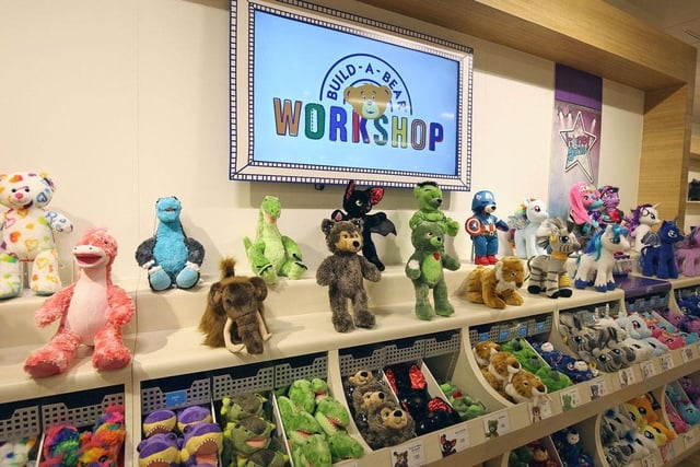 Bear builders are fun, genuine and team-oriented people who love satisfying customers. The role includes choosing, stuffing, dressing and naming the furry friends, while maintaining a positive attitude in store.