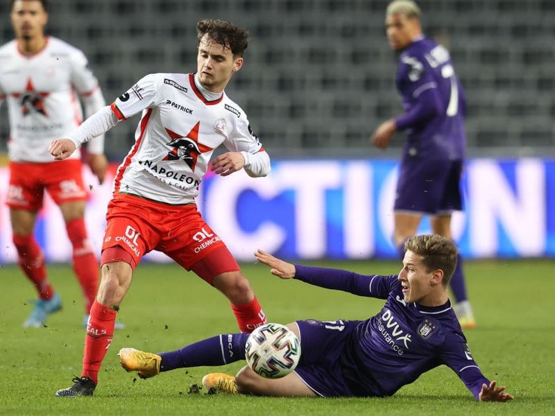 Brighton and Hove Albion defender Jan Paul van Hecke has admitted he doesn’t know what the future will hold for him this summer. (Voetbal International)
(Photo by VIRGINIE LEFOUR/BELGA MAG/AFP via Getty Images)