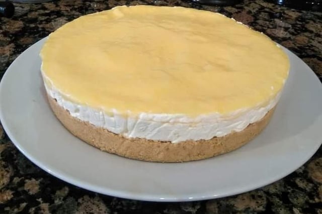 We could just fancy a slice of this mango cheesecake.