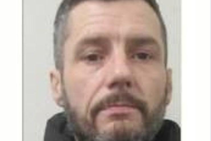 Elliott, 41, left the prison on Sunday 11 October 2020 and failed to return. He was serving a three-year sentence at HMP Hatfield for burglary.