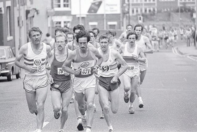 Runners take to the roads of Mansfield for the 1981 Half Marathon.