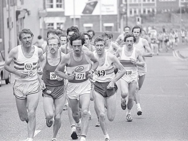 Runners take to the roads of Mansfield for the 1981 Half Marathon.
