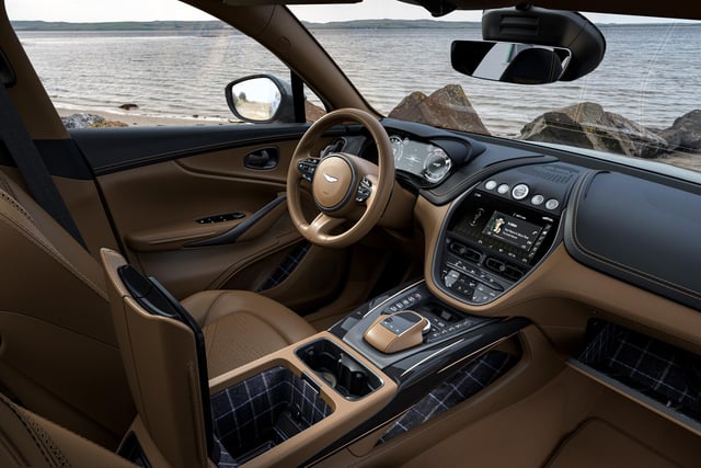 All interior options, obsidian, obsidian duotone and copper tan metallic are detailed with Bowmore tweed