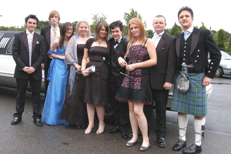 Arriving in style by limo. Were you pictured with friends?