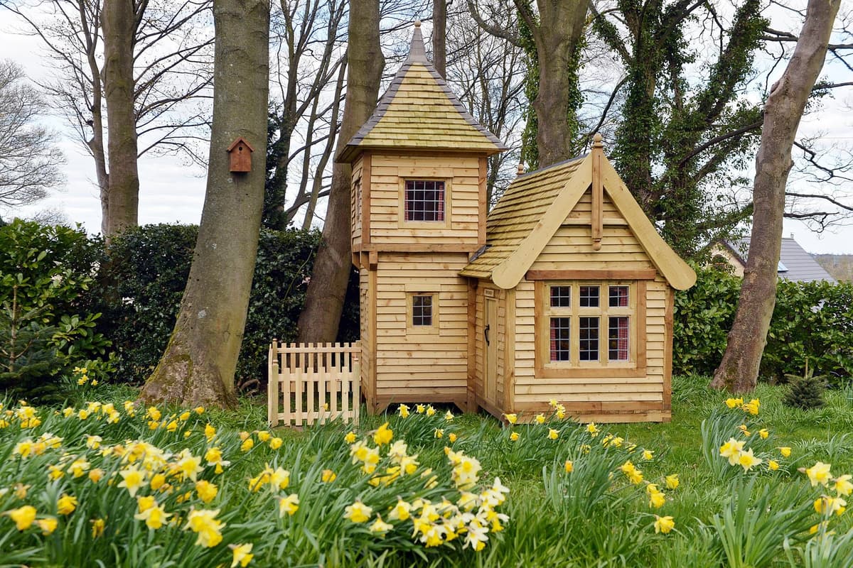 Storey Castle Retired grandad builds two-storey CASTLE for granddaughter at bottom of ...