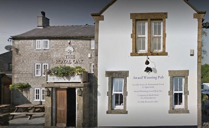 The Royal Oak, Hurdlow, Buxton SK17 9QJ. Ratiing: 4.7 out of 5 (1,150 Google reviews). "Brilliant food excellent staff and the local wine/beer/gin superb; worth a visit."