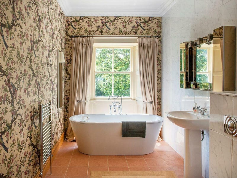 En-suite bathroom.