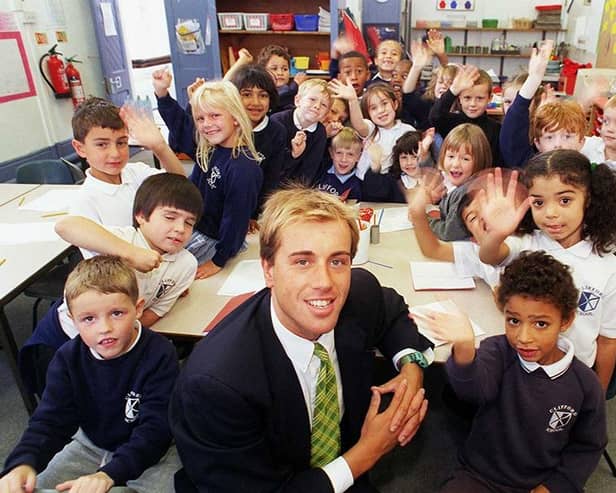 Star teacher David Selwood pictured with his Y2 class at Clifford School, Sheffield, September 21, 1999