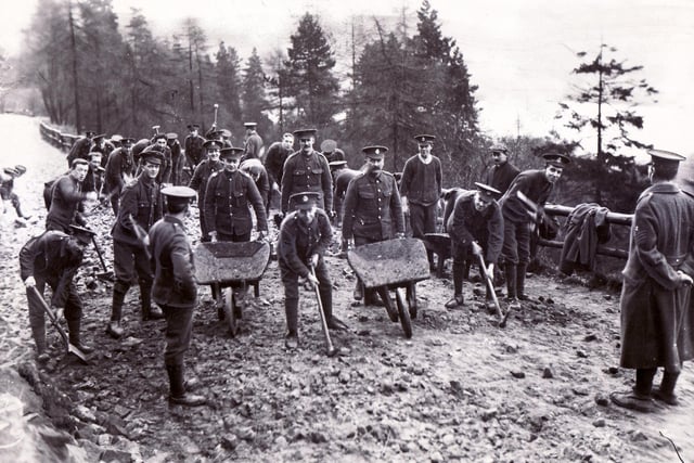 Soldiers on fatigue duty at work in the Rivelin Valley, Sheffield