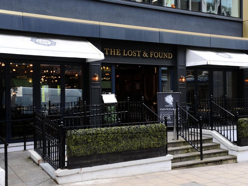 The sister venue on Greek Street offers avant-garde surroundings alongside a top-rated morning and brunch menu featuring classic eggs Benedict and full breakfasts. 🍳 12 Greek St, Leeds LS1 5RU
