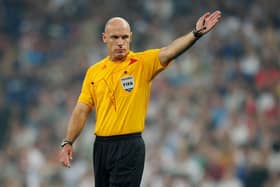 MADRID, SPAIN - MAY 22:  Referee Howard Webb of England gestures during the UEFA Champions League Final match between FC Bayern Muenchen and Inter Milan at the Estadio Santiago Bernabeu on May 22, 2010 in Madrid, Spain.  (Photo by Shaun Botterill/Getty Images)