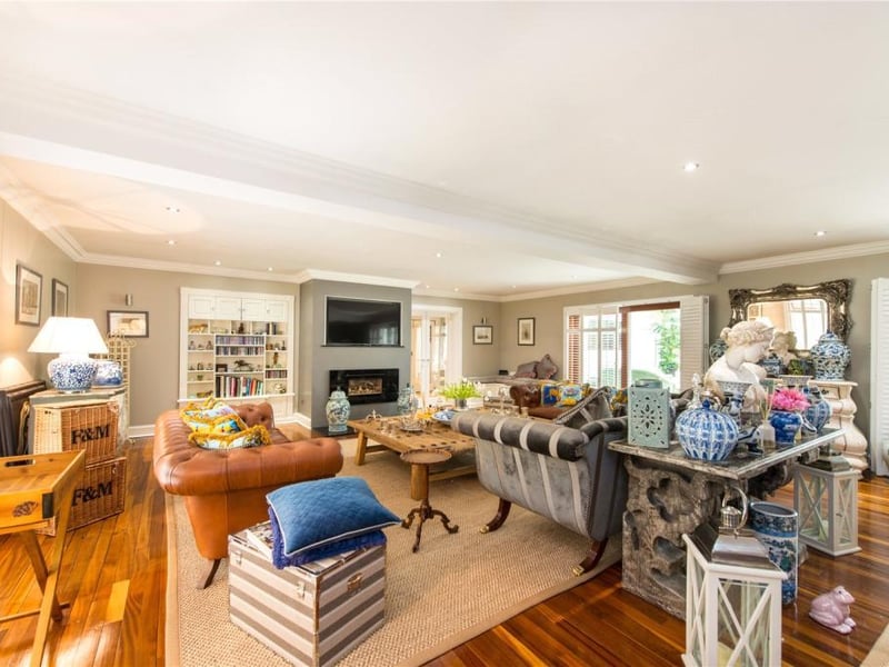 Drawing room.