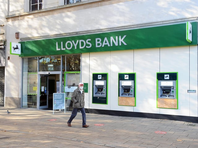 Lloyds Bank in Commercial Road, Portsmouth is open during the lockdown with the reduced hours of 9.30am to 3.30pm. Picture: Sarah Standing (051120-7721)