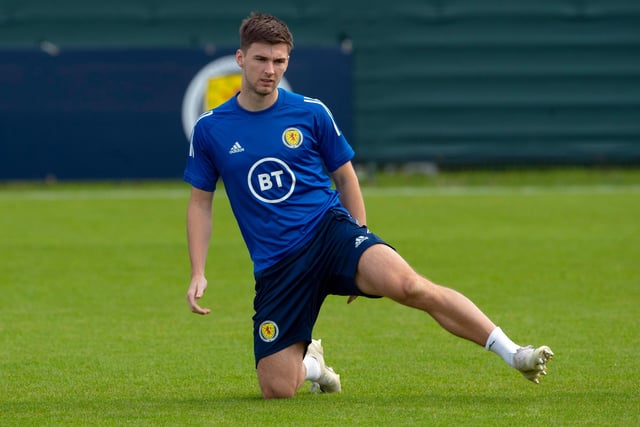 Arsenal and Scotland defender Kieran Tierney returned a positive test for Coronavirus two months ago but was asymptomatic as he carried out the required ten-day isolation period. (The Sun)
