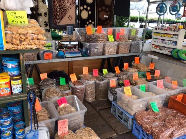 Steve's Pet supplies can deliver food, treats, and bedding for your pets throughout Mansfield.