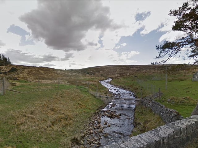 Found in the county of Sutherland, Altnaharra is a small hamlet named after the gaelic, Allt Na h-Eirbhe, meaning 'Stream at the boundary wall'. The closest villages to the small region are Lairg and Tongue. Loch's nearby include Loch Naver and Loch Eriboll. Like many of the locations featured on this list, Altnaharra is a great detour from the NC500 because it's inland and offers some spectacular scenery a little different to the coastal scenes the NC500 is famed for.