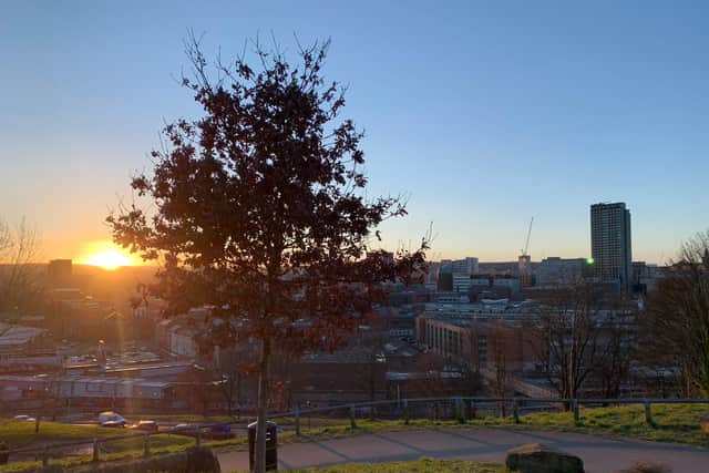 Yesterday’s
beautiful sunset,
captured from
the Cholera
Memorial by Ben
Miskell