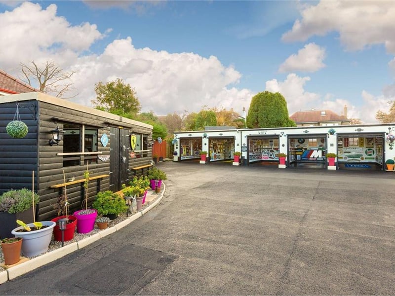 An opportunity has come about to purchase an impressive plot in Edinburgh with five single garages on it measuring slightly different sizes.
