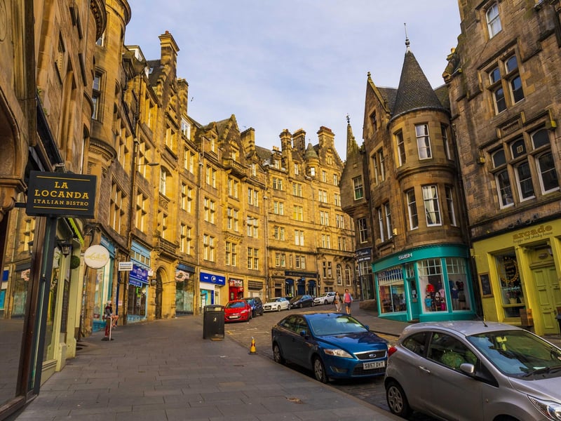 Another Edinburgh Old Town street that features in Department Q in external scenes before and after courtroom action featuring Merritt.
