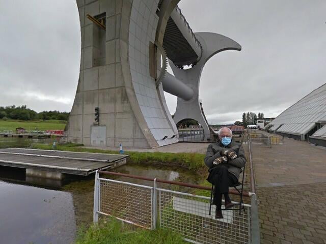 Balanced in quite a precarious position here, where could Mr Sanders be expecting to jump aboard on this canal connector?