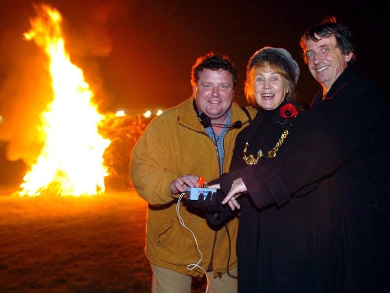 After dark at Don Valley Bowl.....The Lord Mayor of Sheffield Cllr Jackie Drayton and her Consort Ian Drayton along with organiser Scott Barton light the bonfire (November 5, 2006)