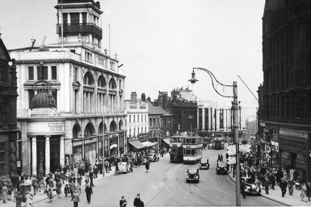 A view of High Street, Sheffield, May 10, 1947.  The Sheffield Telegraph building is on the left.