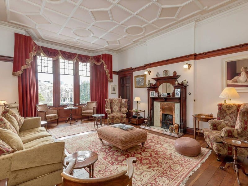 Sitting room.