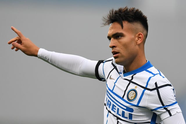 Argentina striker Lautaro Martinez wants to leave Inter Milan and has put agent Jorge Mendes in charge of his search for a new club. (Marca)