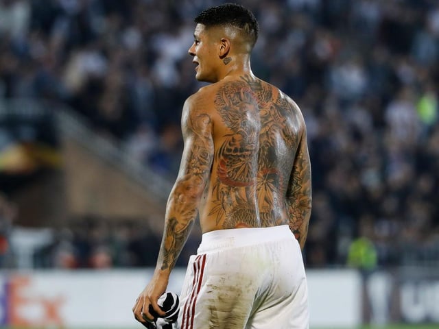 Marcos Rojo wants to leave Manchester United with Newcastle United, Sheffield United and La Liga side Elche among those interested. (Informacion)