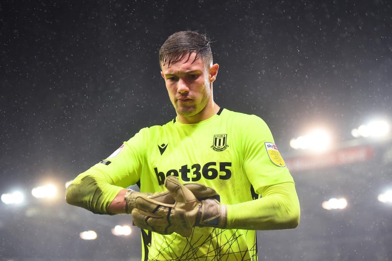 Stoke City goalkeeper Josef Bursik has joined Lincoln City on an emergency loan, after regular stopper Alex Palmer suffered a head injury in training. He conceded kept a clean sheet in last night's 2-0 play-off semi-final first leg win against Sunderland last night. (Club website)