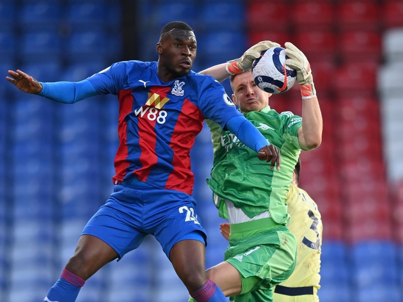 Crystal Palace striker Christian Benteke has committed his future to the club, after signing a new two-year deal. The Belgium international enjoyed a return to form last season, netting on ten occasions for the Eagles. (Club website)