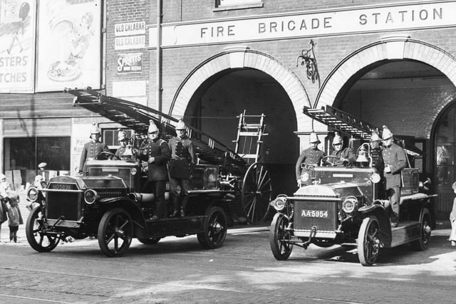 Gosport Fire Brigade outside their station in 1929. The News PP3314