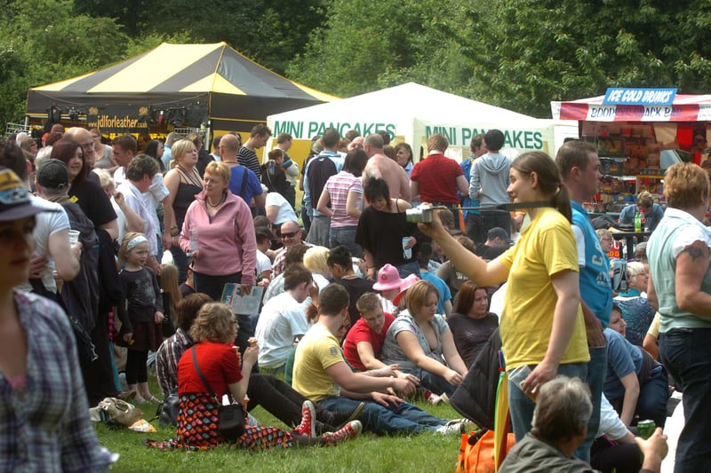 A busy Cemetery Park at the 2008 event