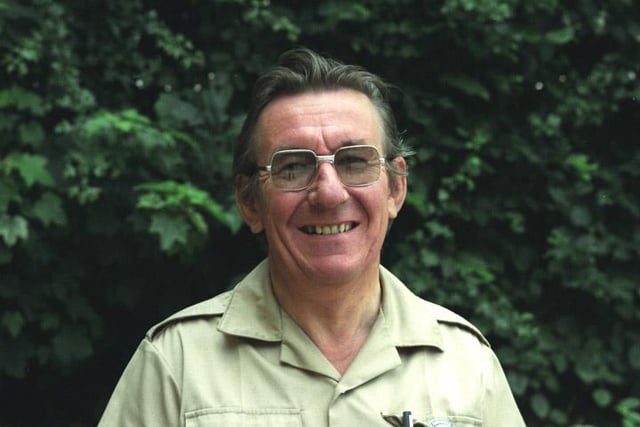 A man who helped pioneer the Peak District National Park ranger service has died at the age of 79 in 2014