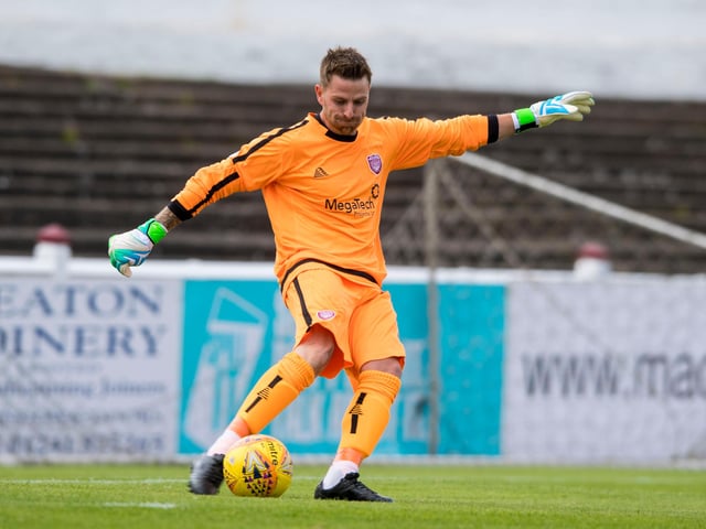 Morton are in talks with Airdrieonians as they desperate try to sign a goalkeeper before the transfer window slams shut.