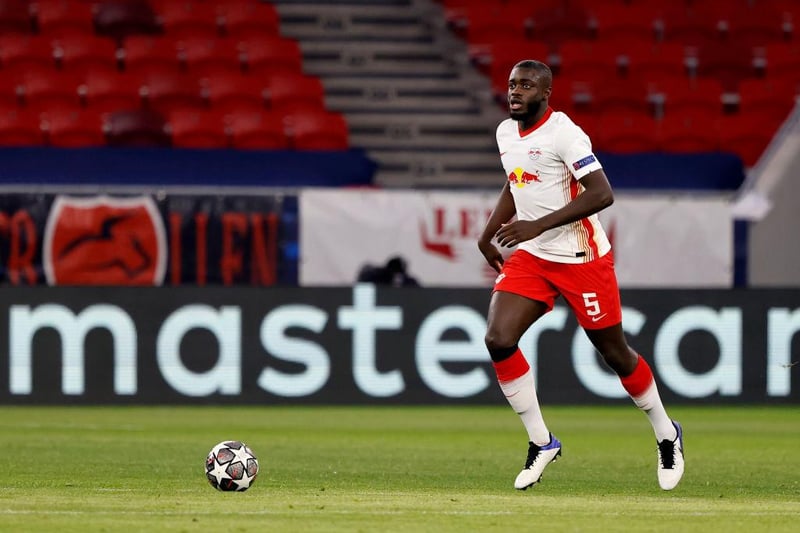 Manchester United decided against signing defender Dayot Upamecano from RB Leipzig. The centre-back has reached a pre-contract agreement with Bayern Munich. (ESPN)

(Photo by Laszlo Szirtesi/Getty Images)