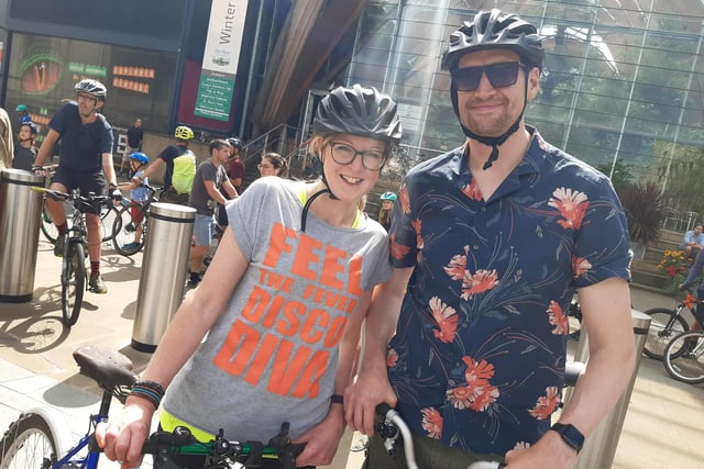 Hundreds took to the roads as Sheffield cyclists came togther for their first ‘mass cycle event’ in the city. Holly Dunhill and Peter Sheaf travelled into Sheffield from other towns for the ride